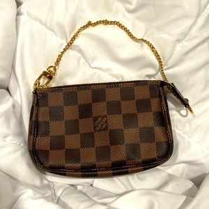 louis vuitton mini pochette